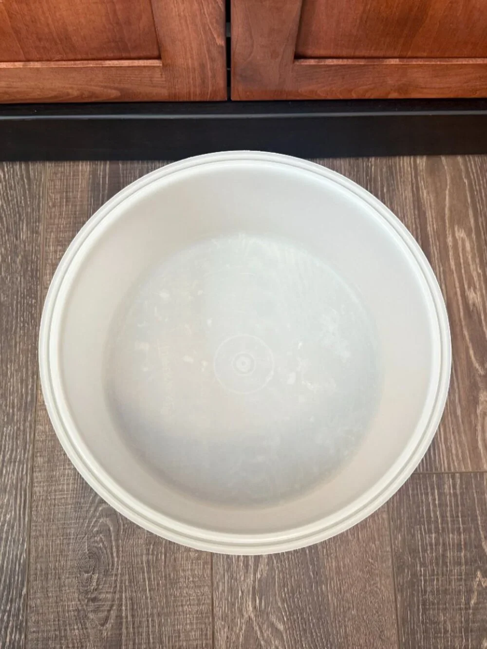 Vintage Tupperware 12” Cake Carrier